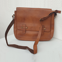 Sling Bag / Messenger Bag